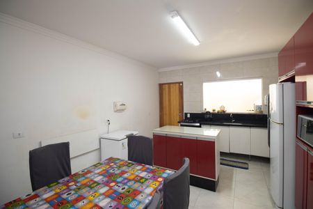 Casa à venda com 121m², 3 quartos e 3 vagasCozinha - Armários