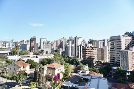 Vista  de apartamento à venda com 2 quartos, 58m² em Lourdes, Belo Horizonte