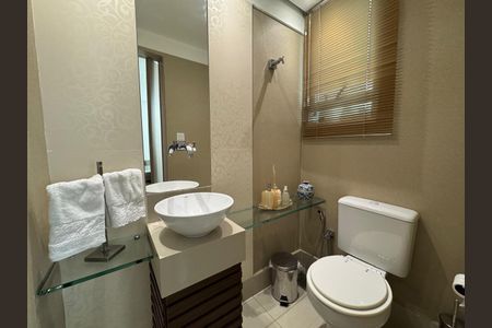 Apartamento à venda com 146m², 2 quartos e 2 vagas Apartamento à venda com 146m², 2 quartos e 2 vagasBanheiro
