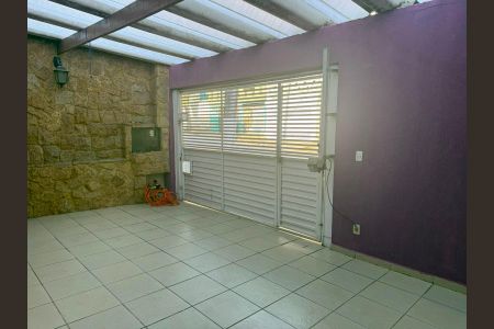 Garagem de casa à venda com 2 quartos, 116m² em Ferrazópolis, São Bernardo do Campo