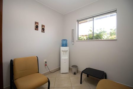 Casa de condomínio à venda com 350m², 5 quartos e 2 vagasEscritório