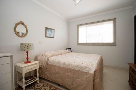 Casa de condomínio à venda com 350m², 5 quartos e 2 vagasSuíte 3