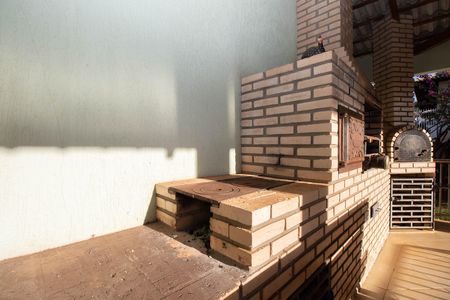 Casa de condomínio à venda com 350m², 5 quartos e 2 vagasChurrasqueira