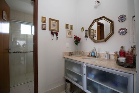 Casa de condomínio à venda com 350m², 5 quartos e 2 vagasBanheiro Social