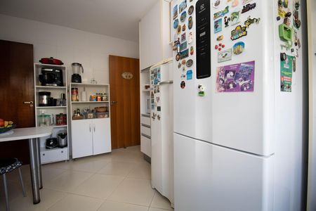 Casa de condomínio à venda com 350m², 5 quartos e 2 vagasCozinha