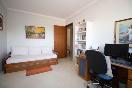 Casa de condomínio à venda com 350m², 5 quartos e 2 vagasSuíte 2