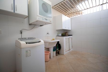 Casa de condomínio à venda com 350m², 5 quartos e 2 vagasÁrea de Serviço