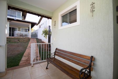Casa de condomínio à venda com 350m², 5 quartos e 2 vagasVaranda