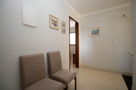 Casa de condomínio à venda com 350m², 5 quartos e 2 vagasCorredor