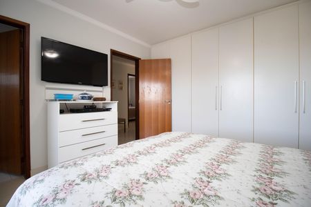 Casa de condomínio à venda com 350m², 5 quartos e 2 vagasSuíte 1