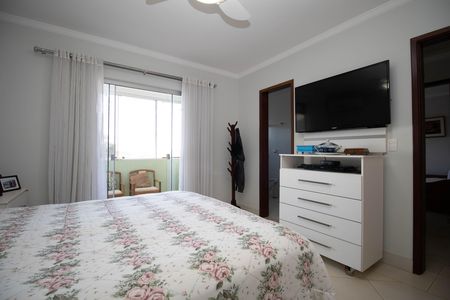 Casa de condomínio à venda com 350m², 5 quartos e 2 vagasSuíte 1