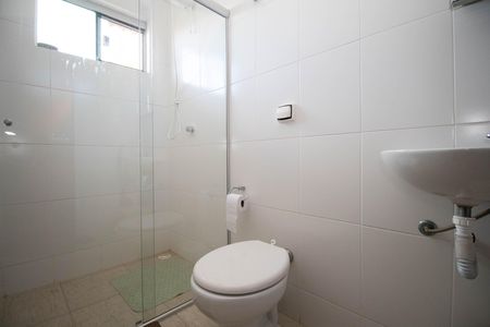 Casa de condomínio à venda com 350m², 5 quartos e 2 vagasBanheiro de Serviço