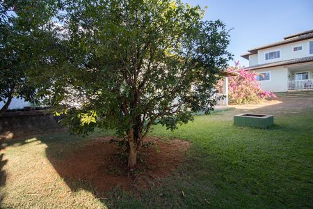 Casa de condomínio à venda com 350m², 5 quartos e 2 vagasQuintal