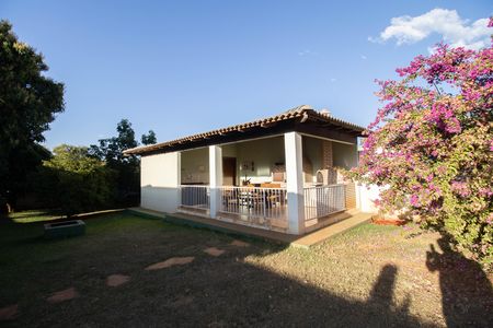 Casa de condomínio à venda com 350m², 5 quartos e 2 vagasQuintal