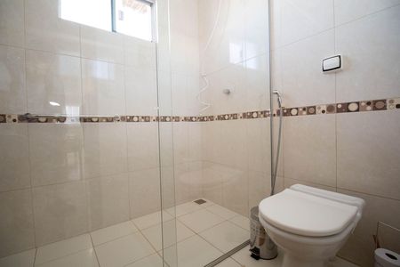 Casa de condomínio à venda com 350m², 5 quartos e 2 vagasBanheiro Social