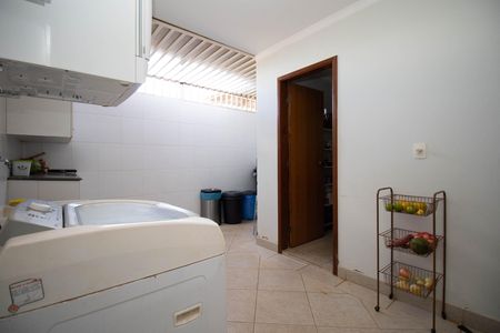 Casa de condomínio à venda com 350m², 5 quartos e 2 vagasÁrea de Serviço