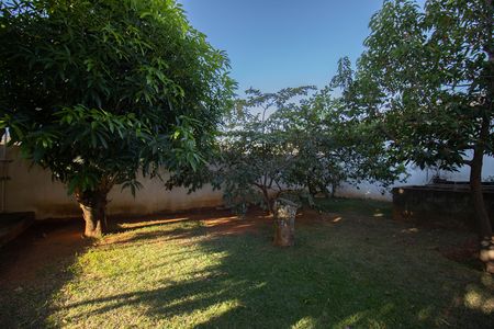 Casa de condomínio à venda com 350m², 5 quartos e 2 vagasQuintal