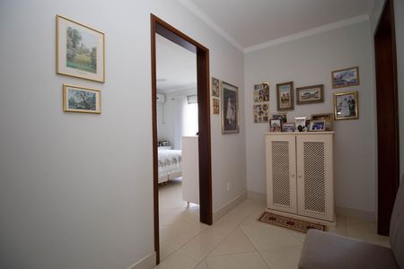 Casa de condomínio à venda com 350m², 5 quartos e 2 vagasCorredor