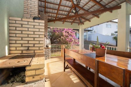 Casa de condomínio à venda com 350m², 5 quartos e 2 vagasChurrasqueira