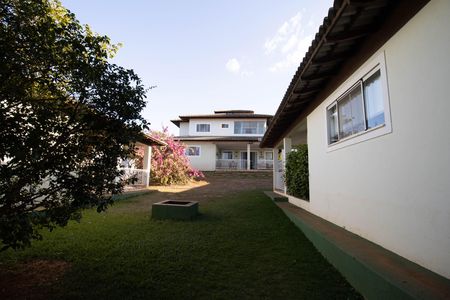 Casa de condomínio à venda com 350m², 5 quartos e 2 vagasQuintal