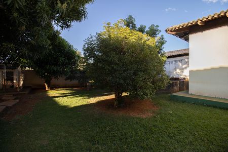 Casa de condomínio à venda com 350m², 5 quartos e 2 vagasQuintal