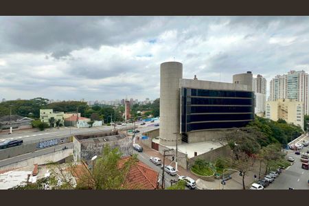 Apartamento à venda com 140m², 3 quartos e 2 vagas Apartamento à venda com 140m², 3 quartos e 2 vagasVista da varanda da sala