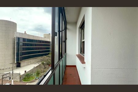 Apartamento à venda com 140m², 3 quartos e 2 vagas Apartamento à venda com 140m², 3 quartos e 2 vagasVaranda da sala