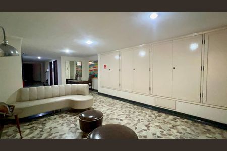 Apartamento à venda com 140m², 3 quartos e 2 vagas Apartamento à venda com 140m², 3 quartos e 2 vagasHall de entrada