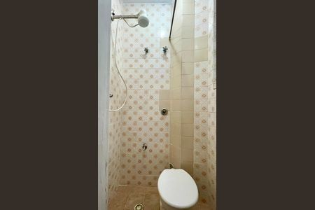 Banheiro de serviço de apartamento à venda com 3 quartos, 140m² em Pinheiros, São Paulo