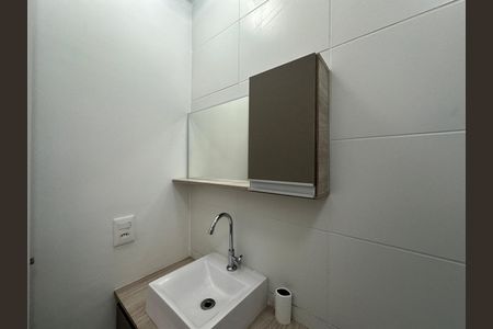 Banheiro de apartamento para alugar com 2 quartos, 48m² em Vila Engenho Novo, Barueri