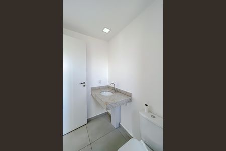 Apartamento para alugar com 70m², 2 quartos e 1 vaga Apartamento para alugar com 70m², 2 quartos e 1 vagaBanheiro da Suíte