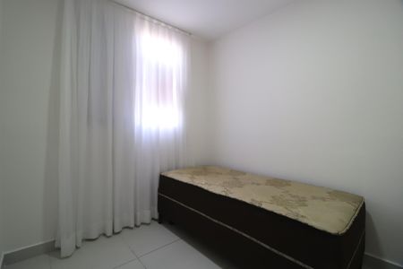 Quarto 1 de apartamento para alugar com 2 quartos, 58m² em Gávea, Uberlândia