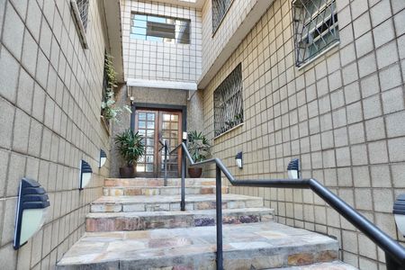 Apartamento para alugar com 65m², 2 quartos e 1 vaga Apartamento para alugar com 65m², 2 quartos e 1 vagaEntrada