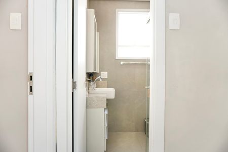 Banheiro de apartamento para alugar com 2 quartos, 65m² em Cruzeiro, Belo Horizonte