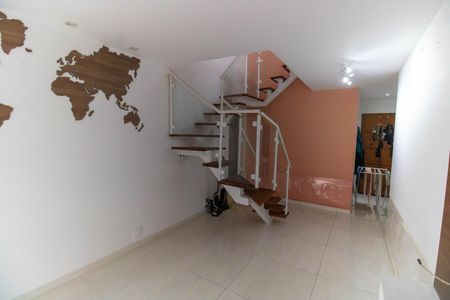Sala de apartamento para alugar com 2 quartos, 180m² em Santa Rosa, Niterói