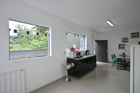 Casa para alugar com 690m², 6 quartos e 5 vagasCozinha