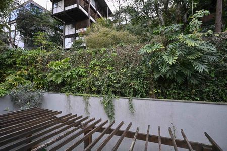 Casa para alugar com 690m², 6 quartos e 5 vagasVista do Quarto 4