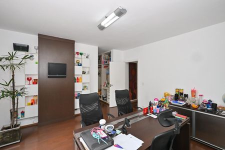 Casa para alugar com 690m², 6 quartos e 5 vagasSuíte 1