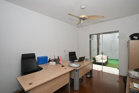 Casa para alugar com 690m², 6 quartos e 5 vagasQuarto 1