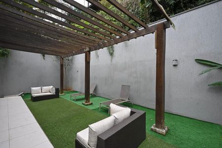 Casa para alugar com 690m², 6 quartos e 5 vagasVaranda do Quarto 2
