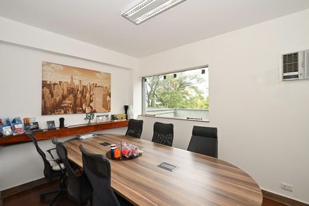 Casa para alugar com 690m², 6 quartos e 5 vagasEscritório