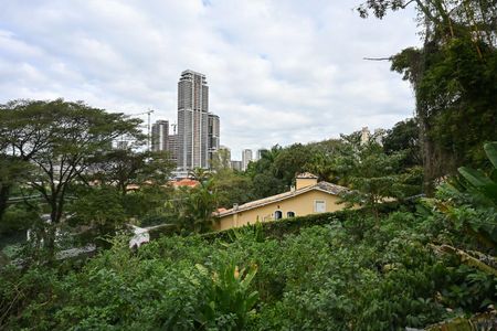Casa para alugar com 690m², 6 quartos e 5 vagasVista da Suíte 2