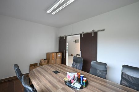 Casa para alugar com 690m², 6 quartos e 5 vagasEscritório