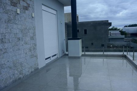 Casa de condomínio para alugar com 235m², 2 quartos e 4 vagas Casa de condomínio para alugar com 235m², 2 quartos e 4 vagasSacada