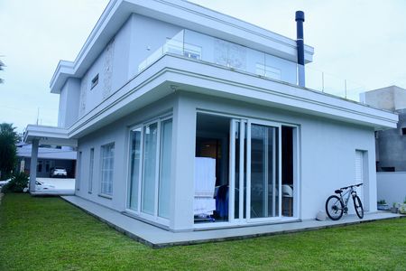Fundos de casa de condomínio para alugar com 2 quartos, 235m² em Distrito Industrial, Cachoeirinha