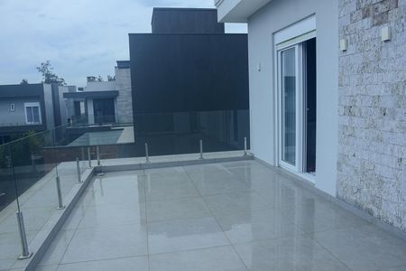 Sacada de casa de condomínio para alugar com 2 quartos, 235m² em Distrito Industrial, Cachoeirinha