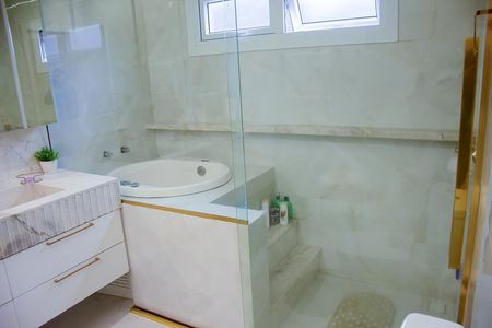 Casa de condomínio para alugar com 235m², 2 quartos e 4 vagas Casa de condomínio para alugar com 235m², 2 quartos e 4 vagasBanheira suíte