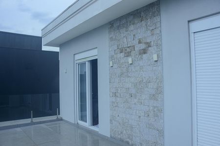 Casa de condomínio para alugar com 235m², 2 quartos e 4 vagas Casa de condomínio para alugar com 235m², 2 quartos e 4 vagasSacada