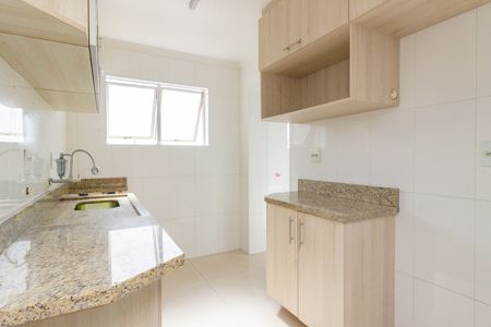 Cozinha de apartamento para alugar com 2 quartos, 52m² em Cidade D’abril, São Paulo