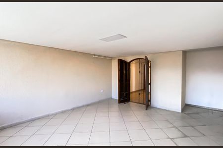 Casa para alugar com 150m², 3 quartos e 2 vagas Casa para alugar com 150m², 3 quartos e 2 vagasVaranda